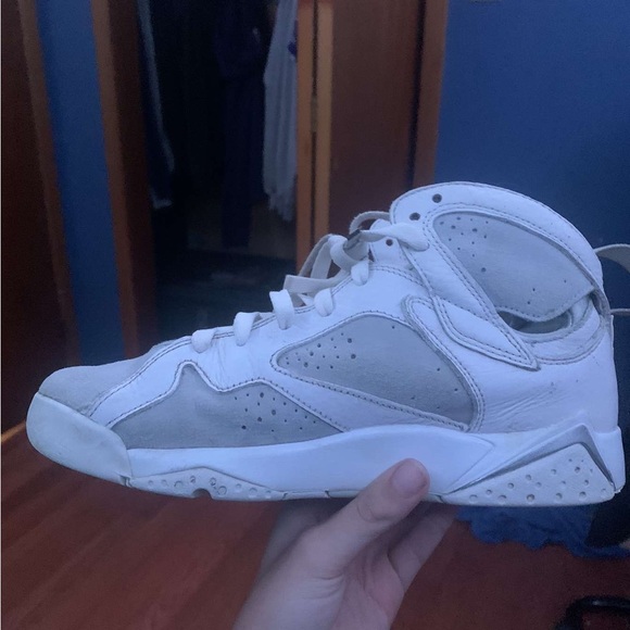 2017 Jordan retro 7 “Pure Platinum/Money” - Picture 2 of 3